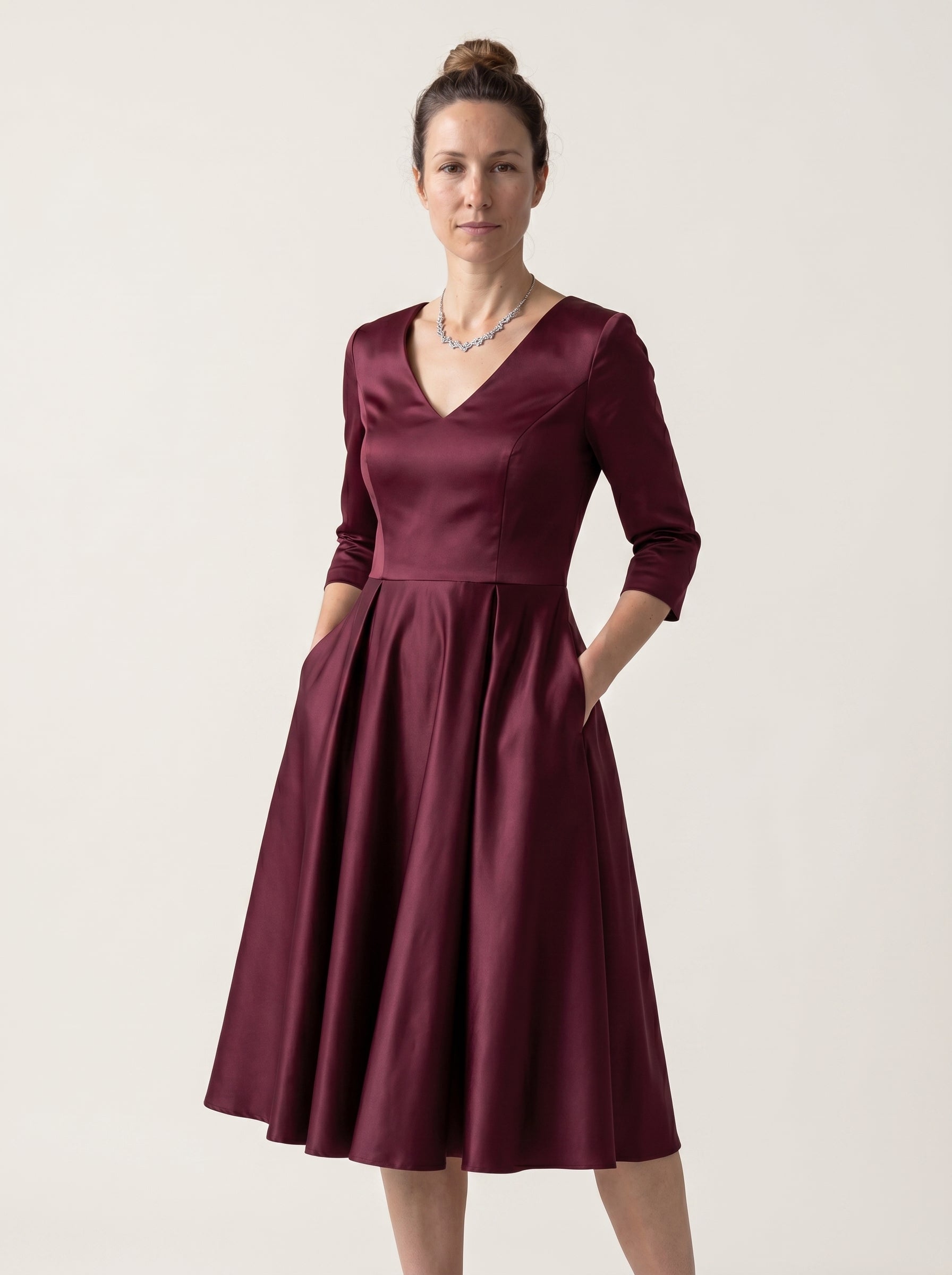 Vera | Elegant A-Line Midi Dress with Wrap V-Neck